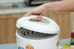 Nồi cơm nắp gài Sharp 1.8 lít KS-18TJV